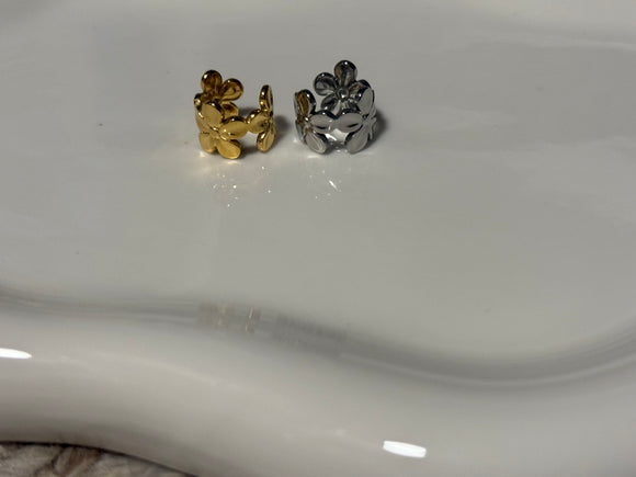 WS Daisy Ear Cuff